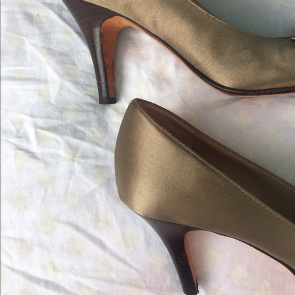 Divine Olive Satin Open Toe Pumps . Sz 8M - Picture 7 of 7